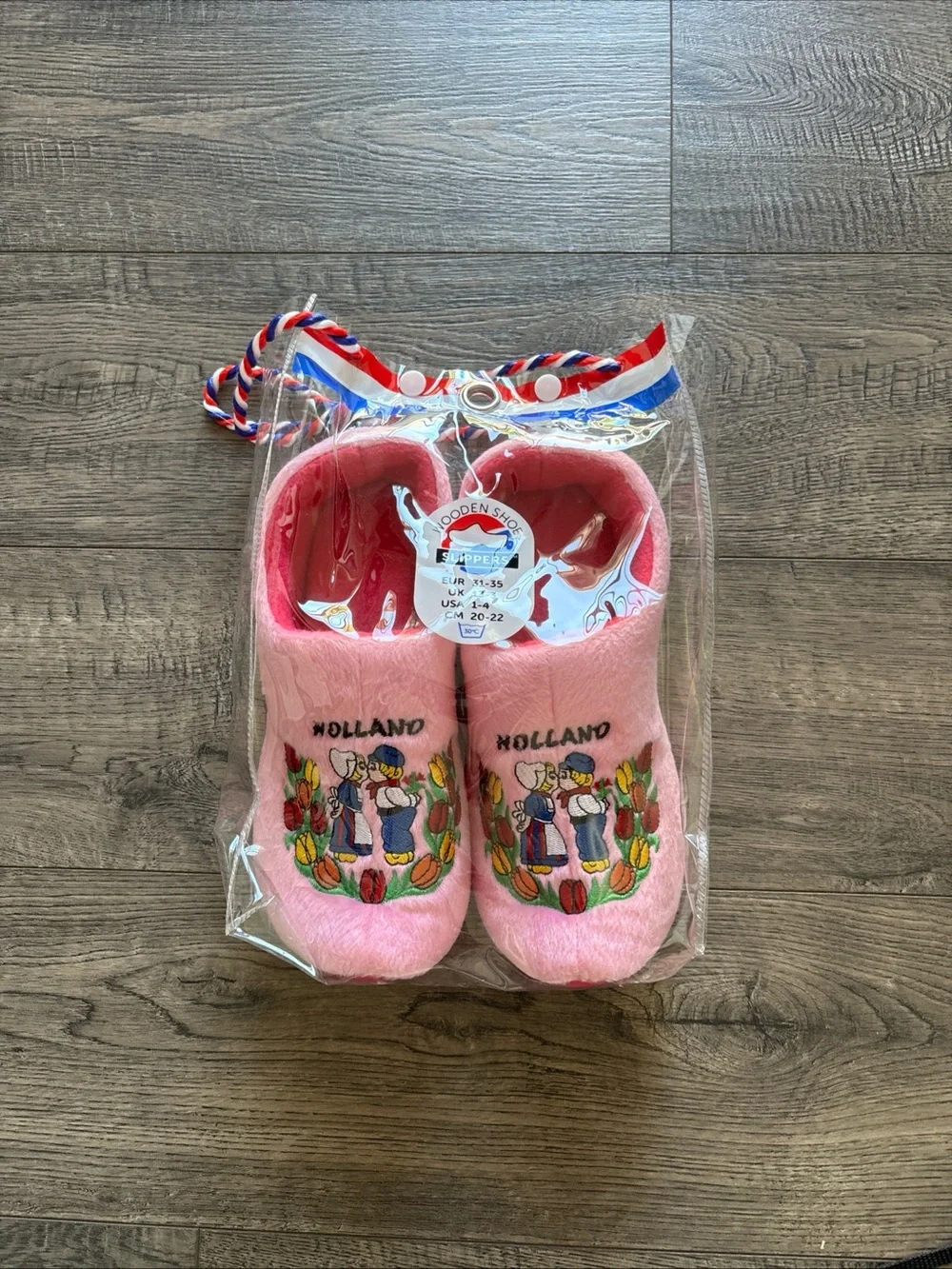 Wooden Shoes soft pink